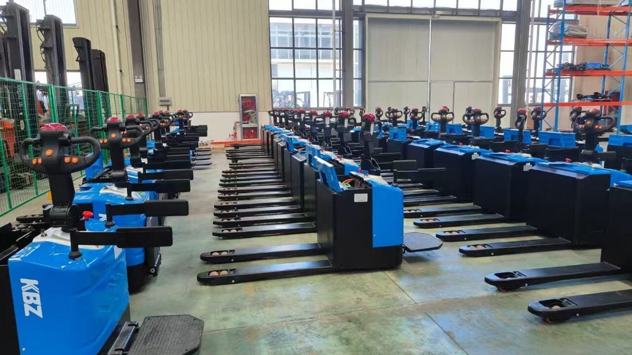 electric-stacker-supplier-warehouse