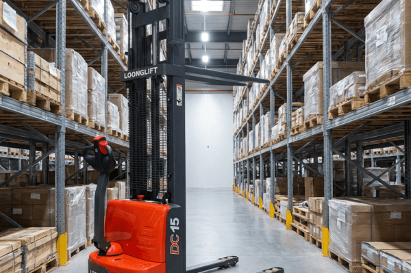 1-5-ton-electric-stacker-example